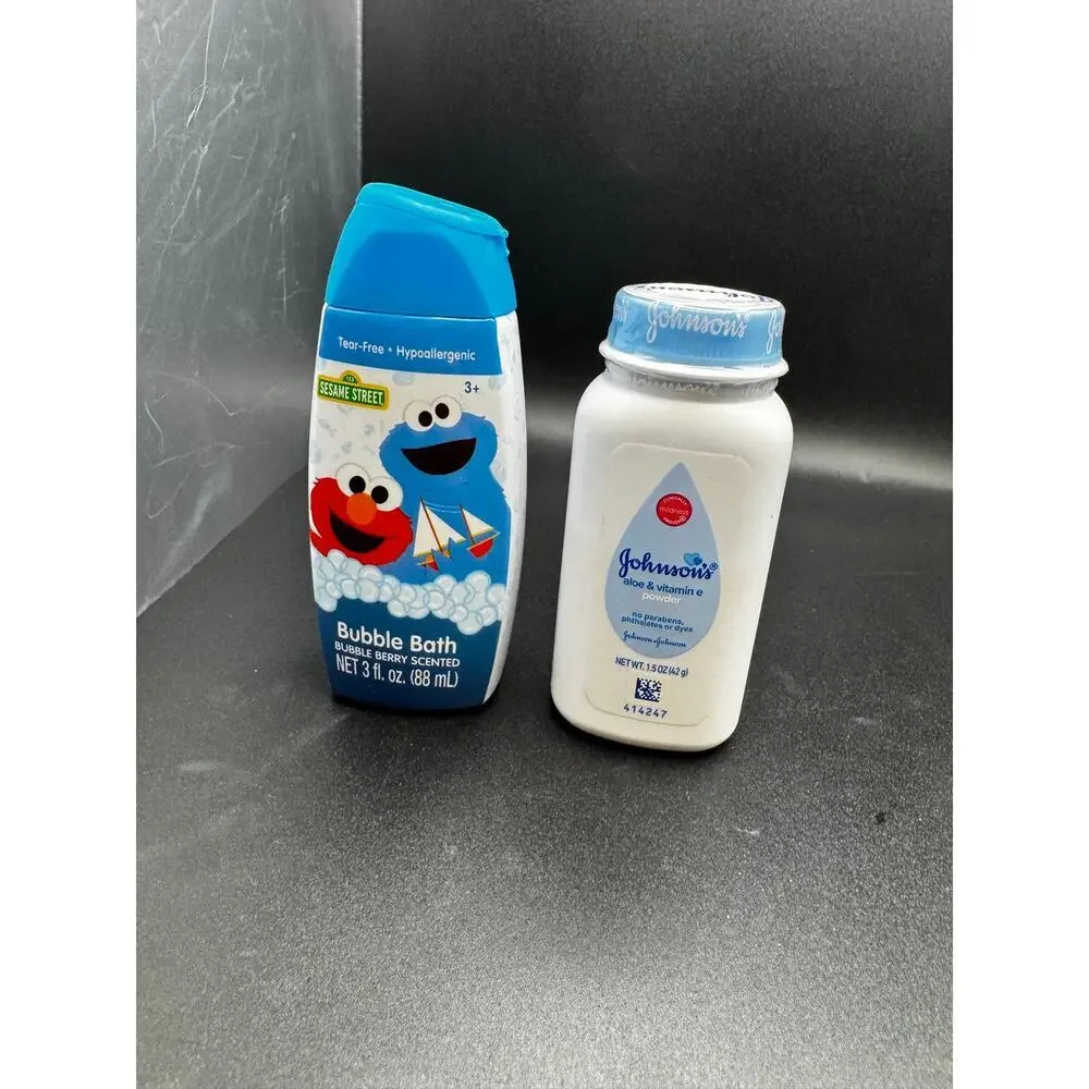 5/$25 NWT Set of TRAVEL size Bubble Bath(3oz) & Baby Powder(1.5oz)